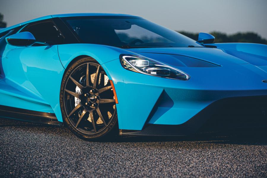 Детали экстерьера Ford GT Riviera Blue (H040) 2017 года  (фото 27 из 31)